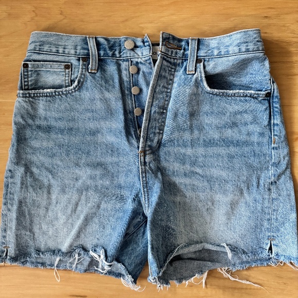 Aritzia Yoko Mid Thigh Short - Picture 1 of 3